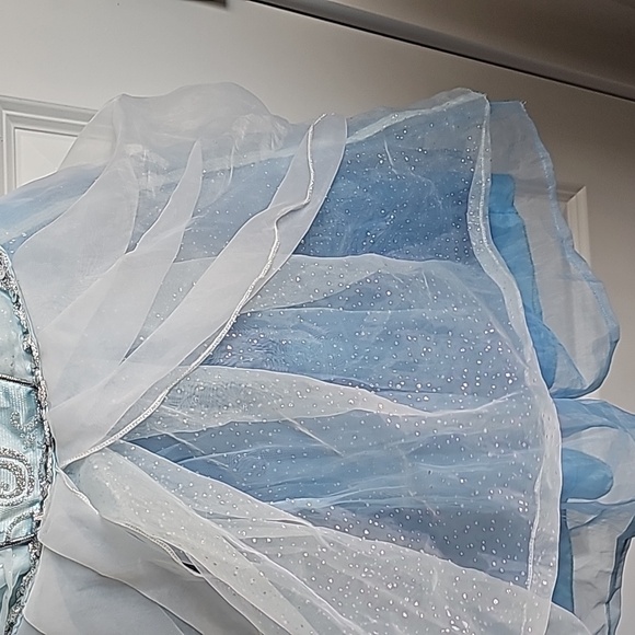 Disney Cinderella Castle Collection Costume In Kids Size 4 - Picture 2 of 9